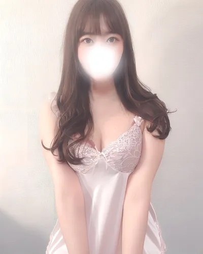 三上ももか